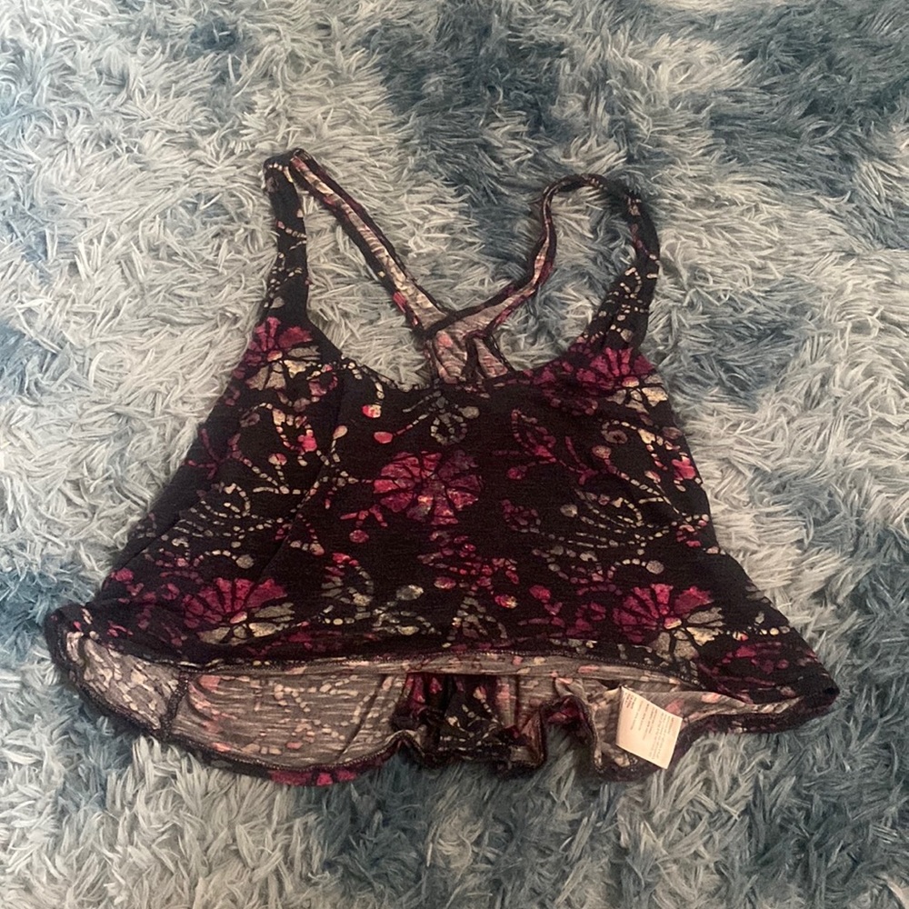 BRAND: Ecote // SIZE: L // COLOR: Pink, Blue, White Flowers